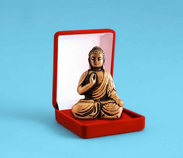 La sagesse au bout des doigts : Explorez les bagues bouddhistes